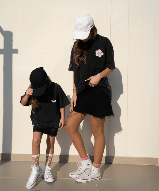 For bees, the flower is the fountain of life T-Shirt - Black