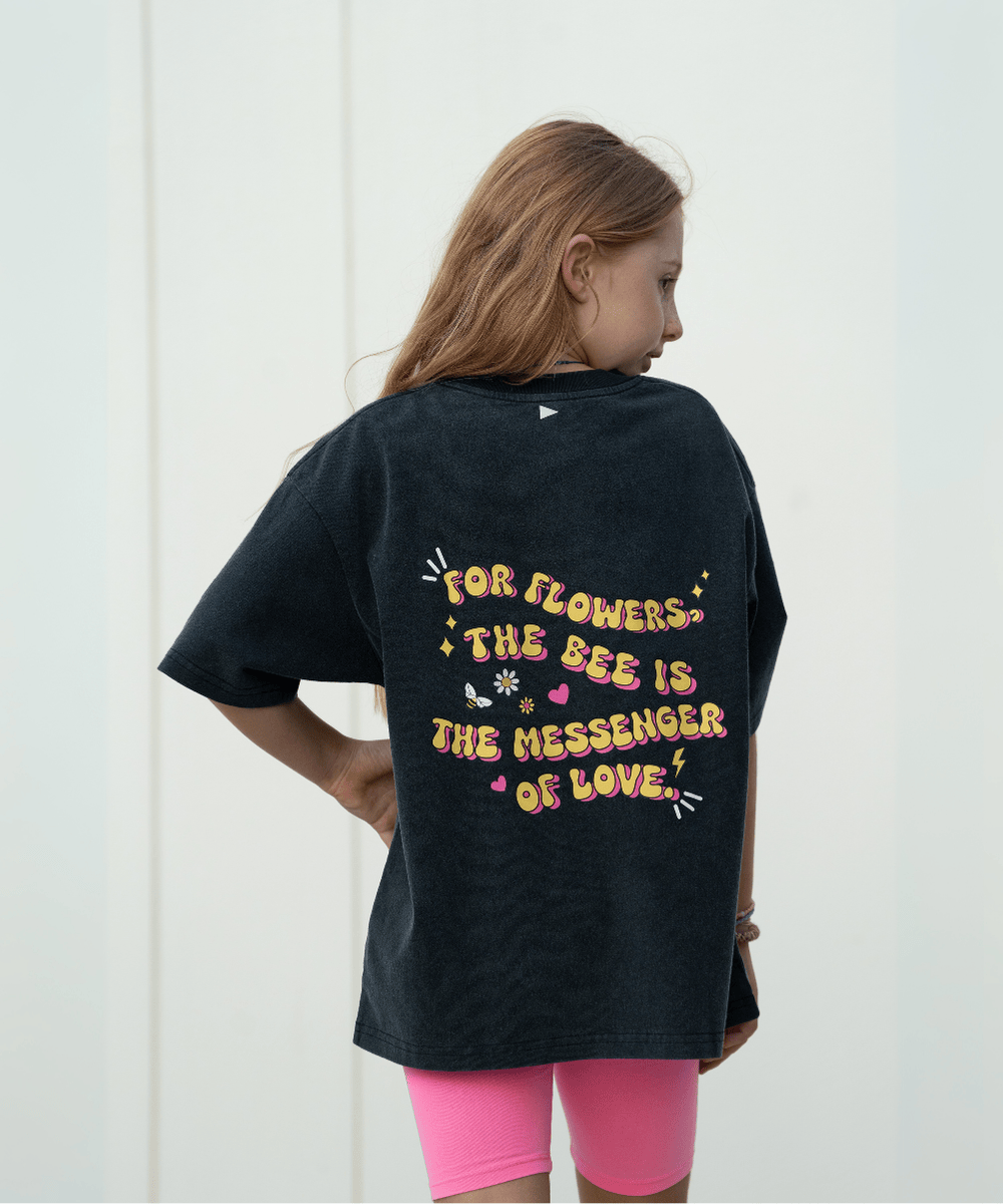 For flowers, the bees is the messenger of love T-Shirt - Kids -Black